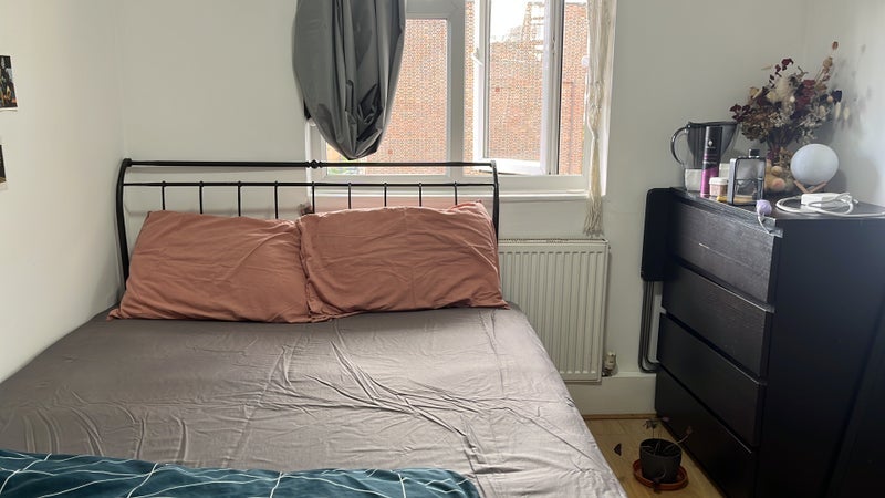 Flat Geffrye Court in Greater London