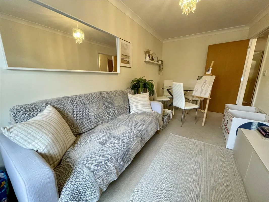 Flat St. Alban's Crescent in Bournemouth