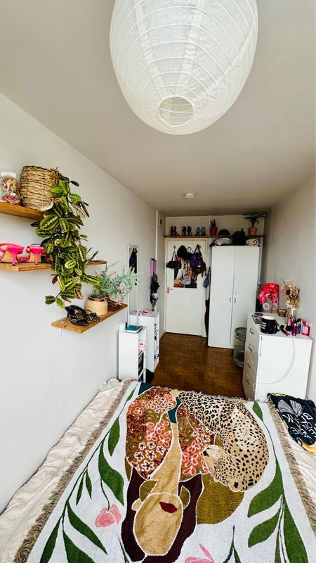 Room Daling Way in Greater London