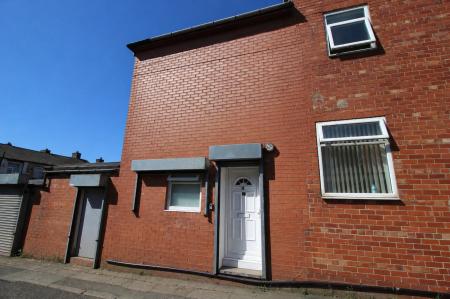 Flat Back Walmersley Road West in Bury