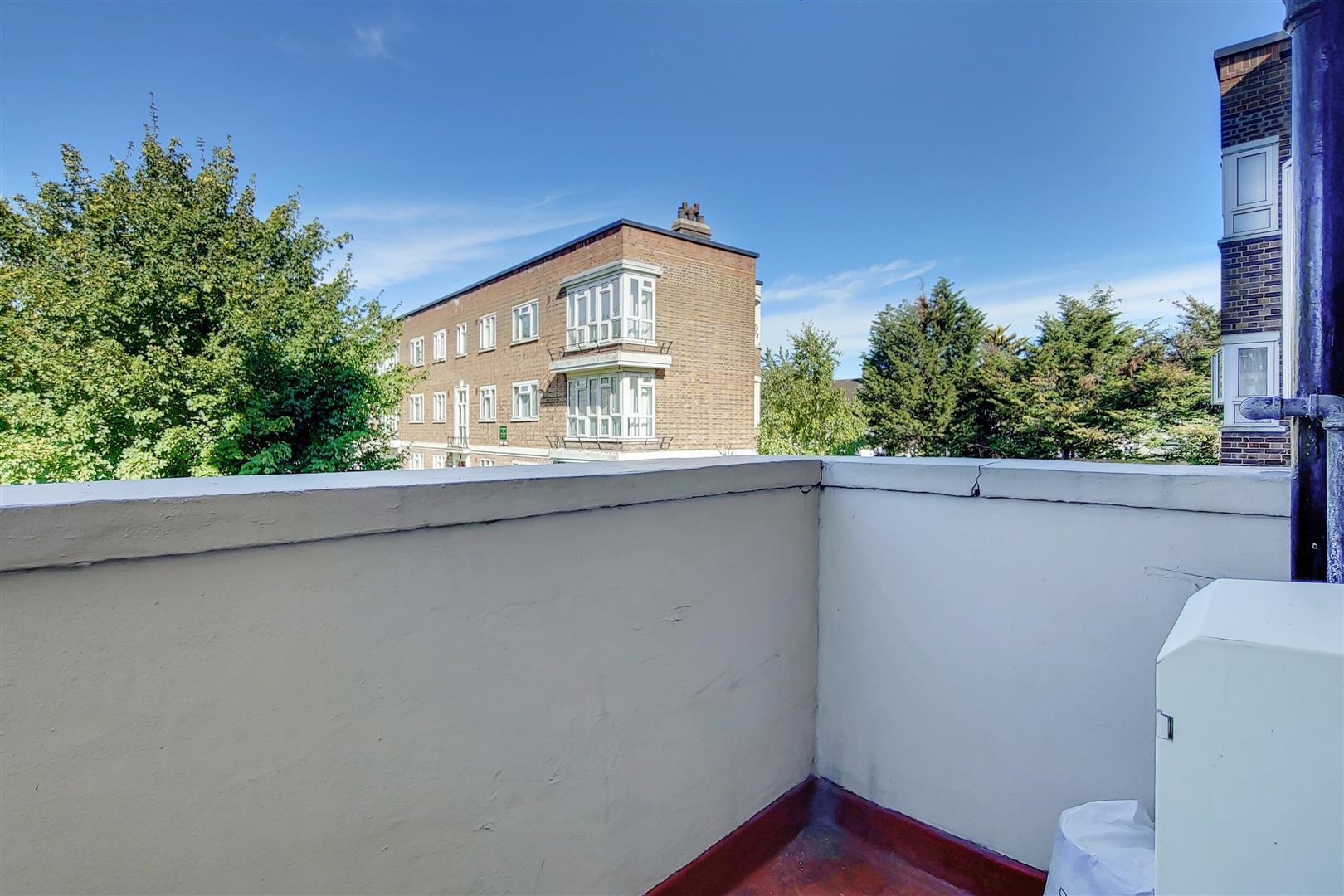 Flat Longbridge Road in Greater London