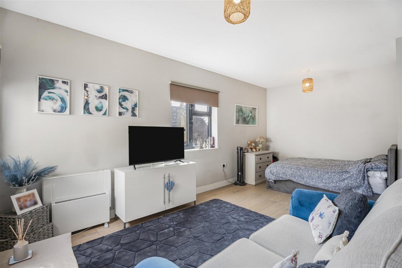 Flat The Broadway in Greater London