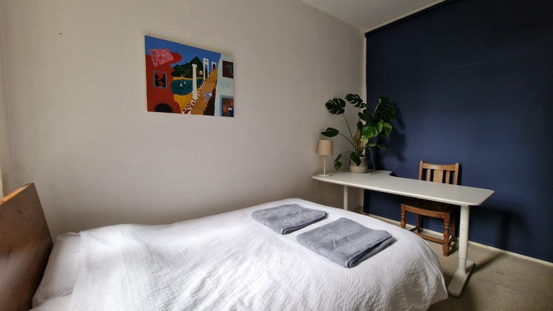 Room Fernwood Avenue in Greater London
