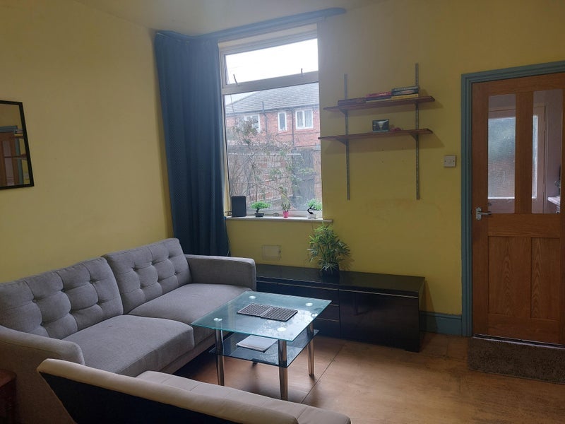 Room Horton Road in Manchester