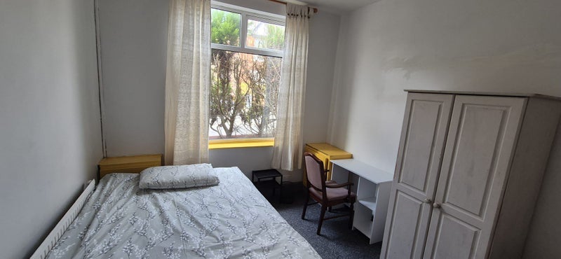 Room Horton Road in Manchester