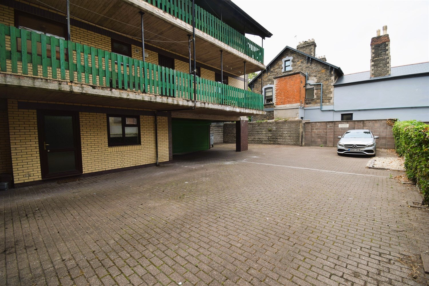 Flat Westgate Court in Caerleon