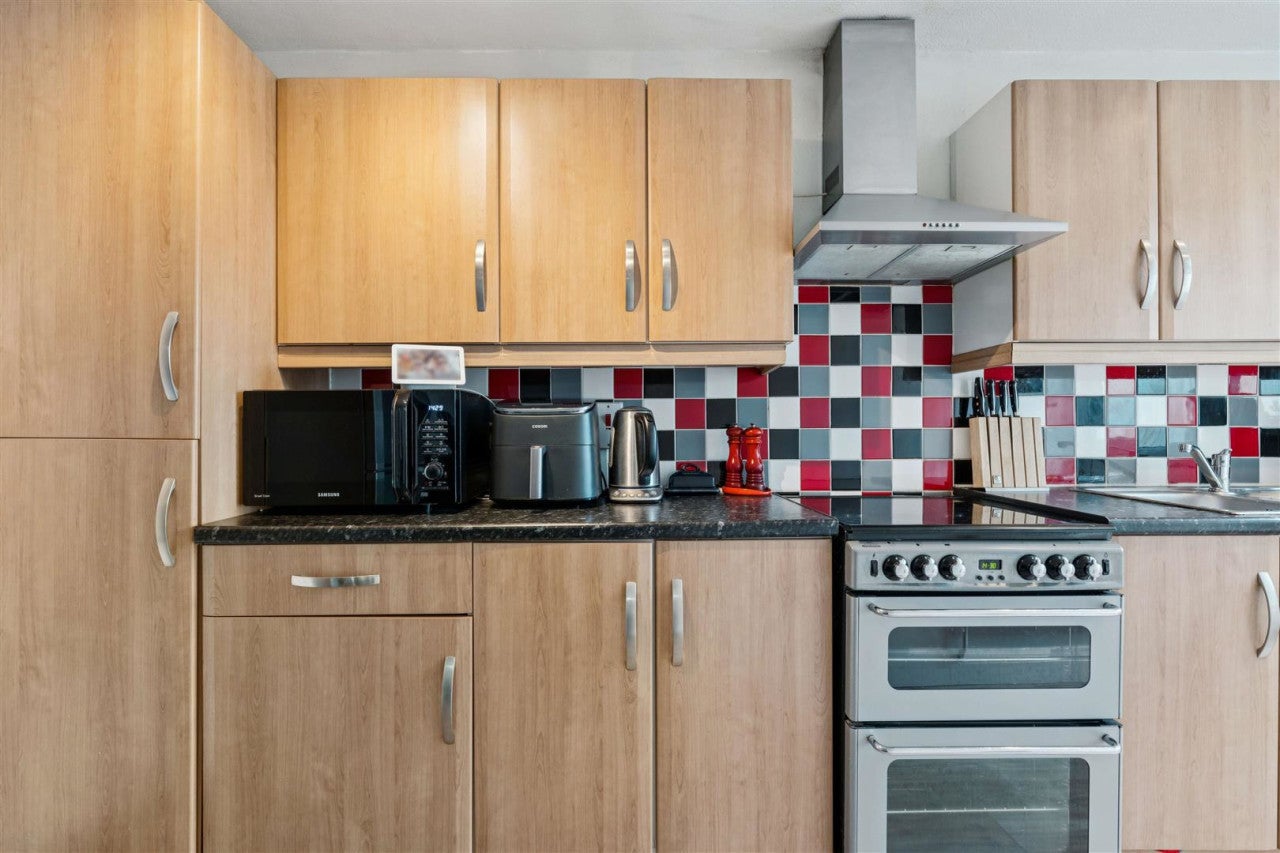 Flat Stockwell Park Road in Greater London