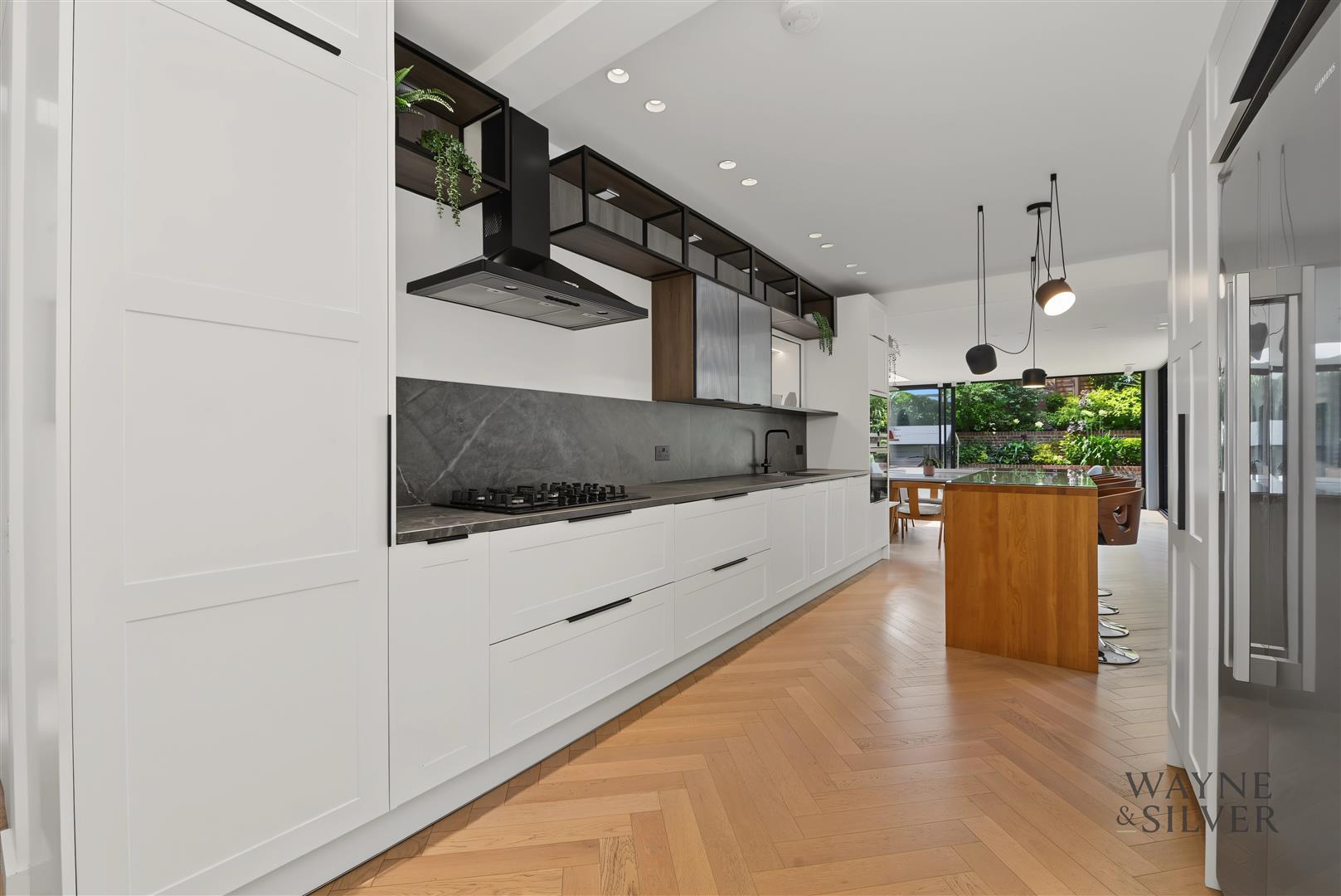 Flat Maresfield Gardens in Greater London