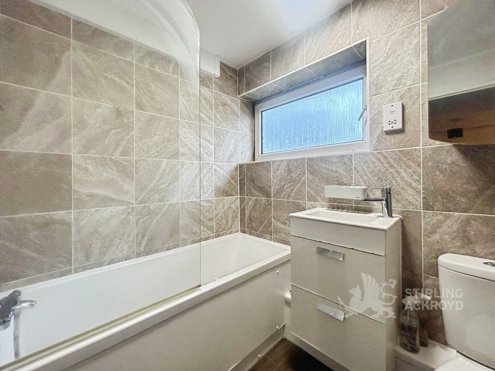 Flat Greville Close in Guildford