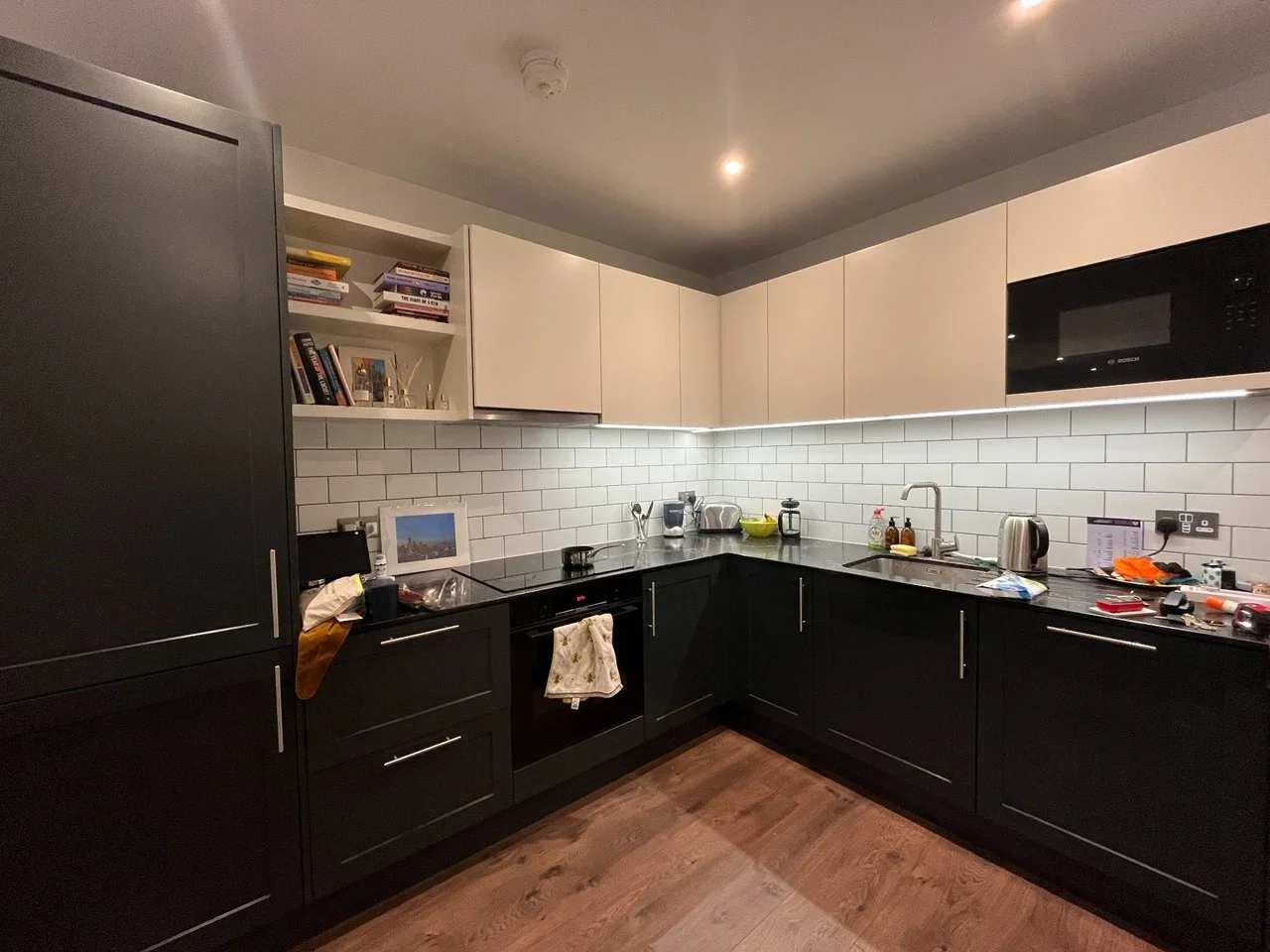 Flat Mattock Lane in Greater London