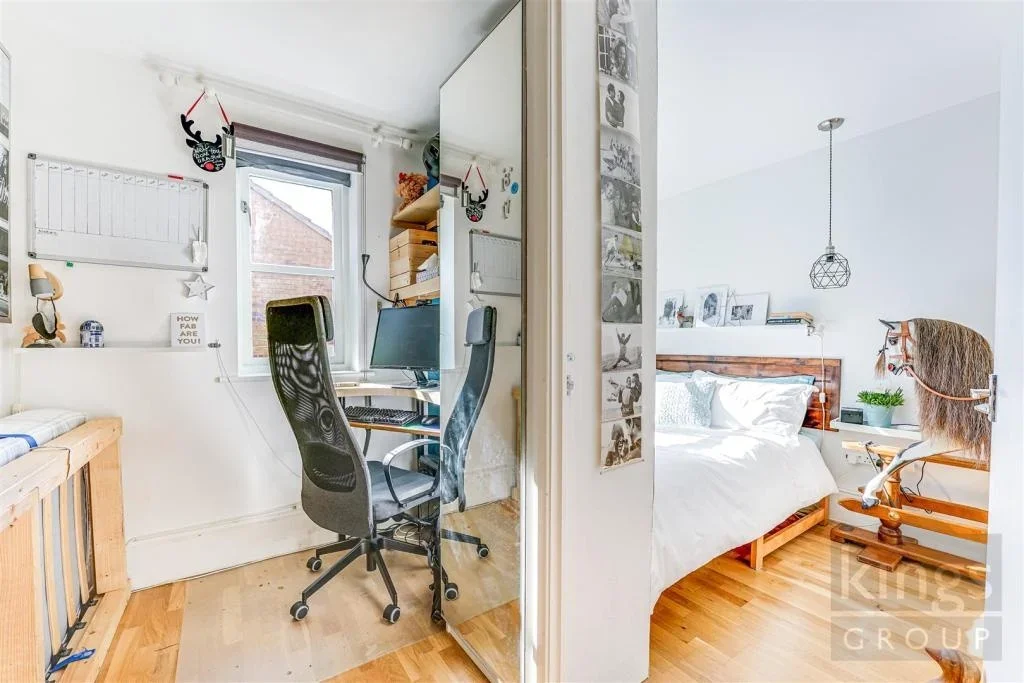 Flat Hispano Mews in Greater London