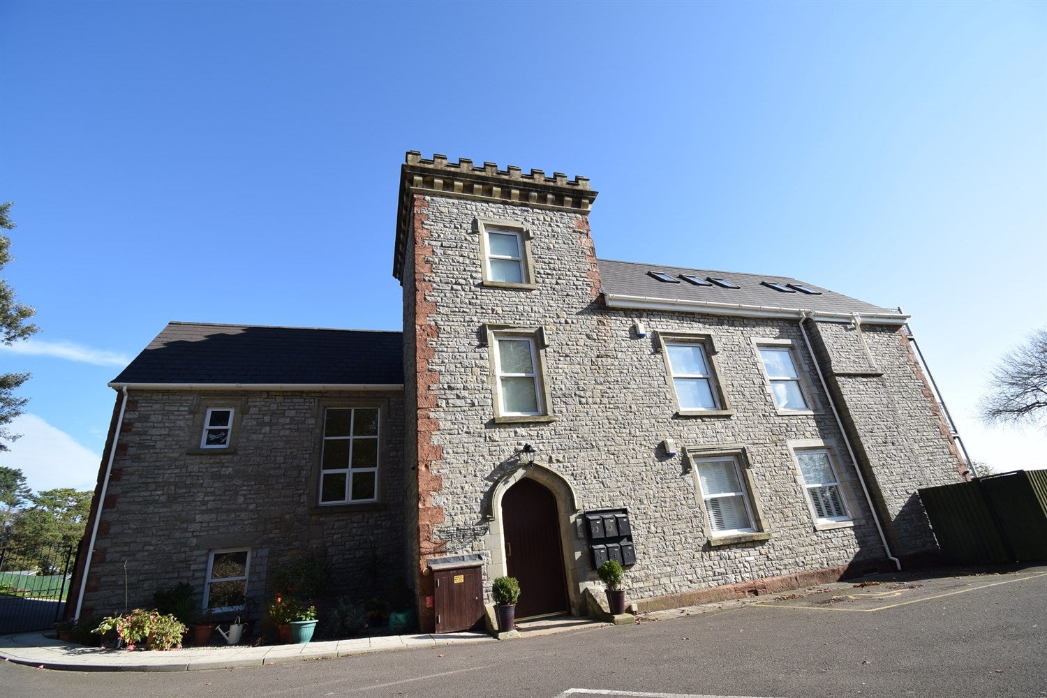 Flat St Mary's Well Bay Road in Sully