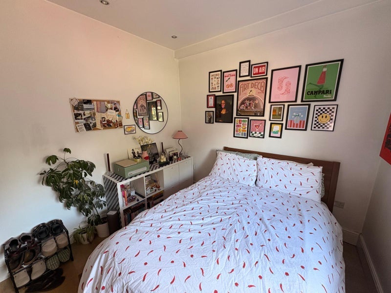 Room Sternhold Avenue in Greater London