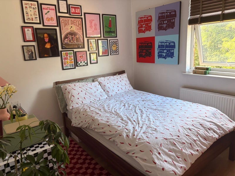 Room Sternhold Avenue in Greater London