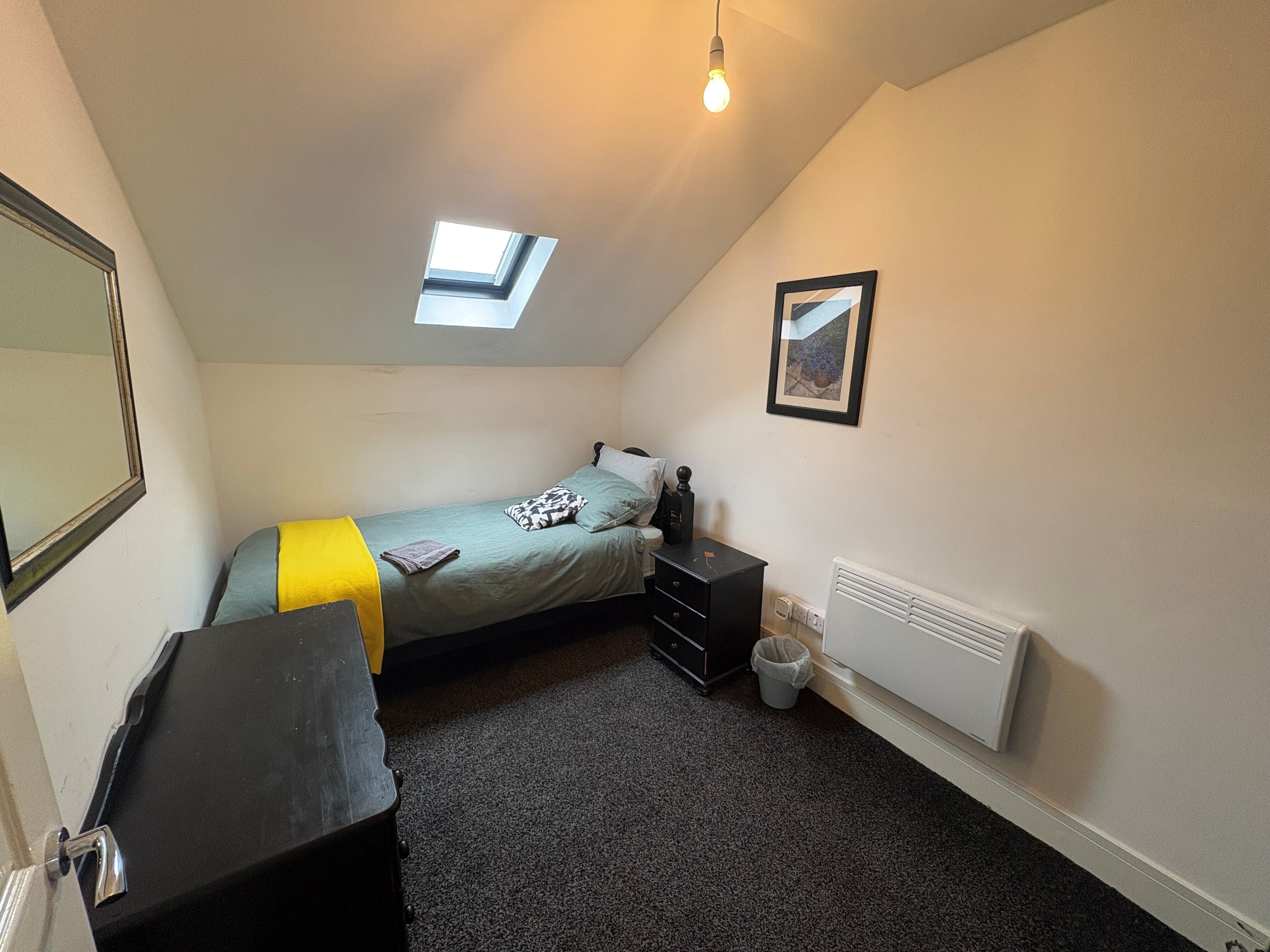 Flat Clarendon Road in Lancaster