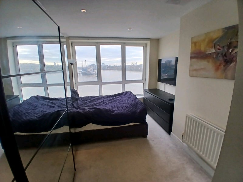 Room Wards Wharf Approach in Greater London