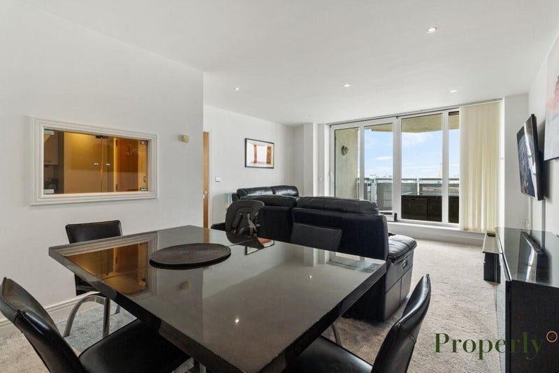 Room Wards Wharf Approach in Greater London