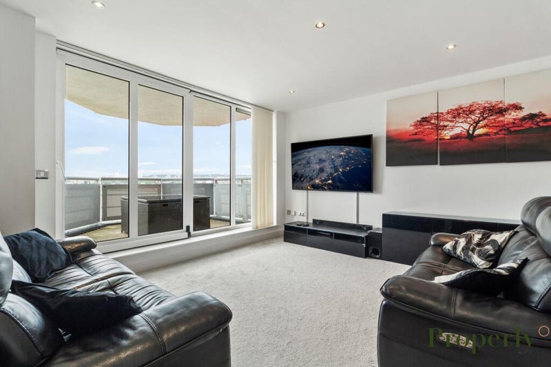Room Wards Wharf Approach in Greater London