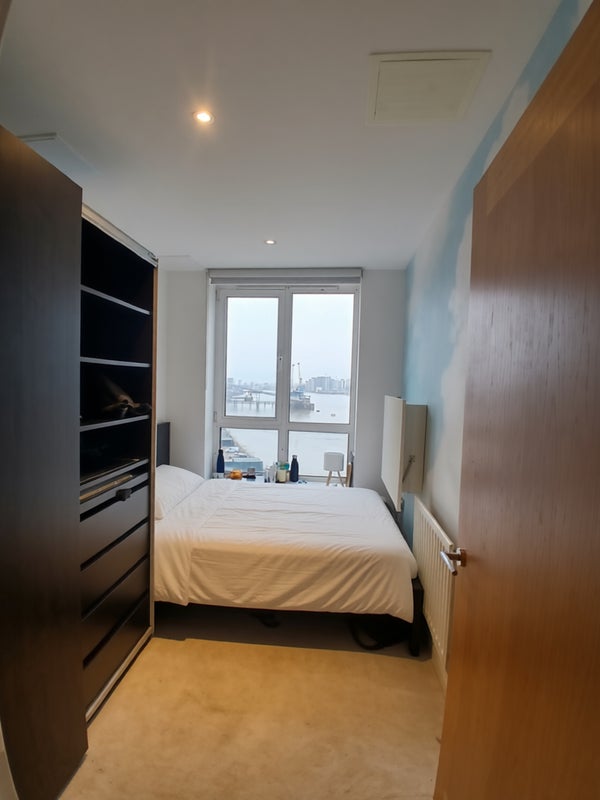 Room Wards Wharf Approach in Greater London