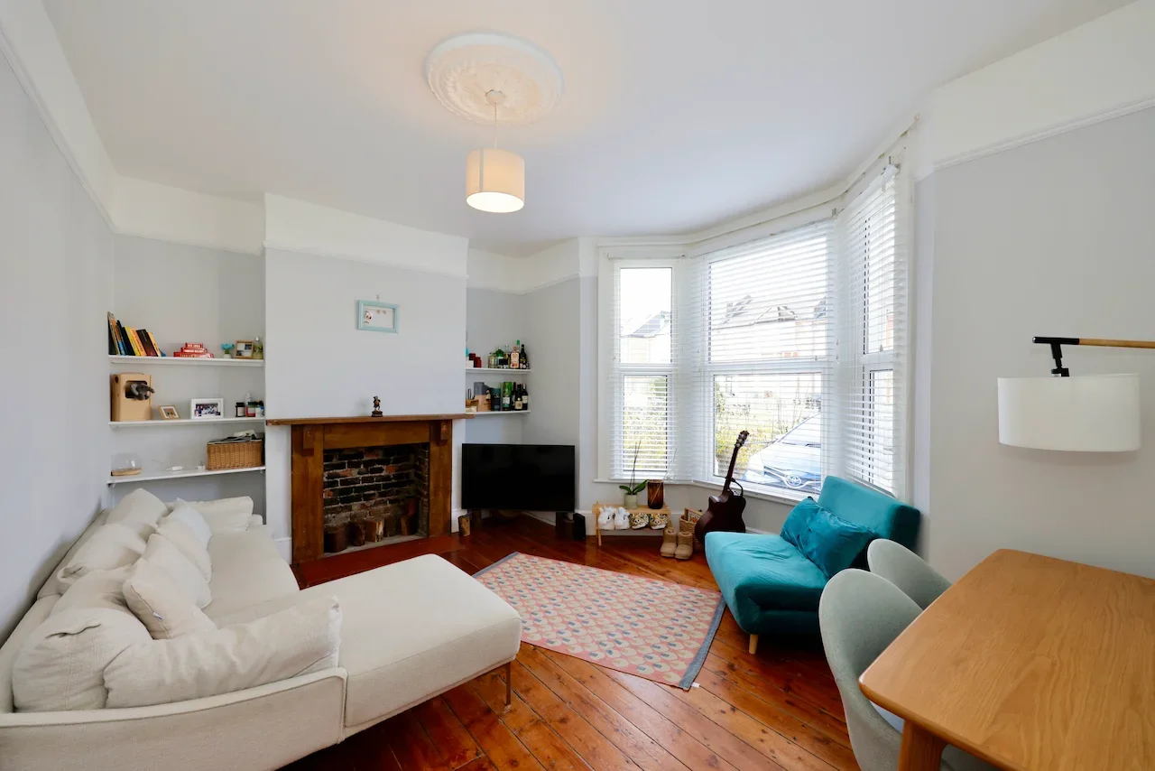 Flat Broadfield Road in Greater London
