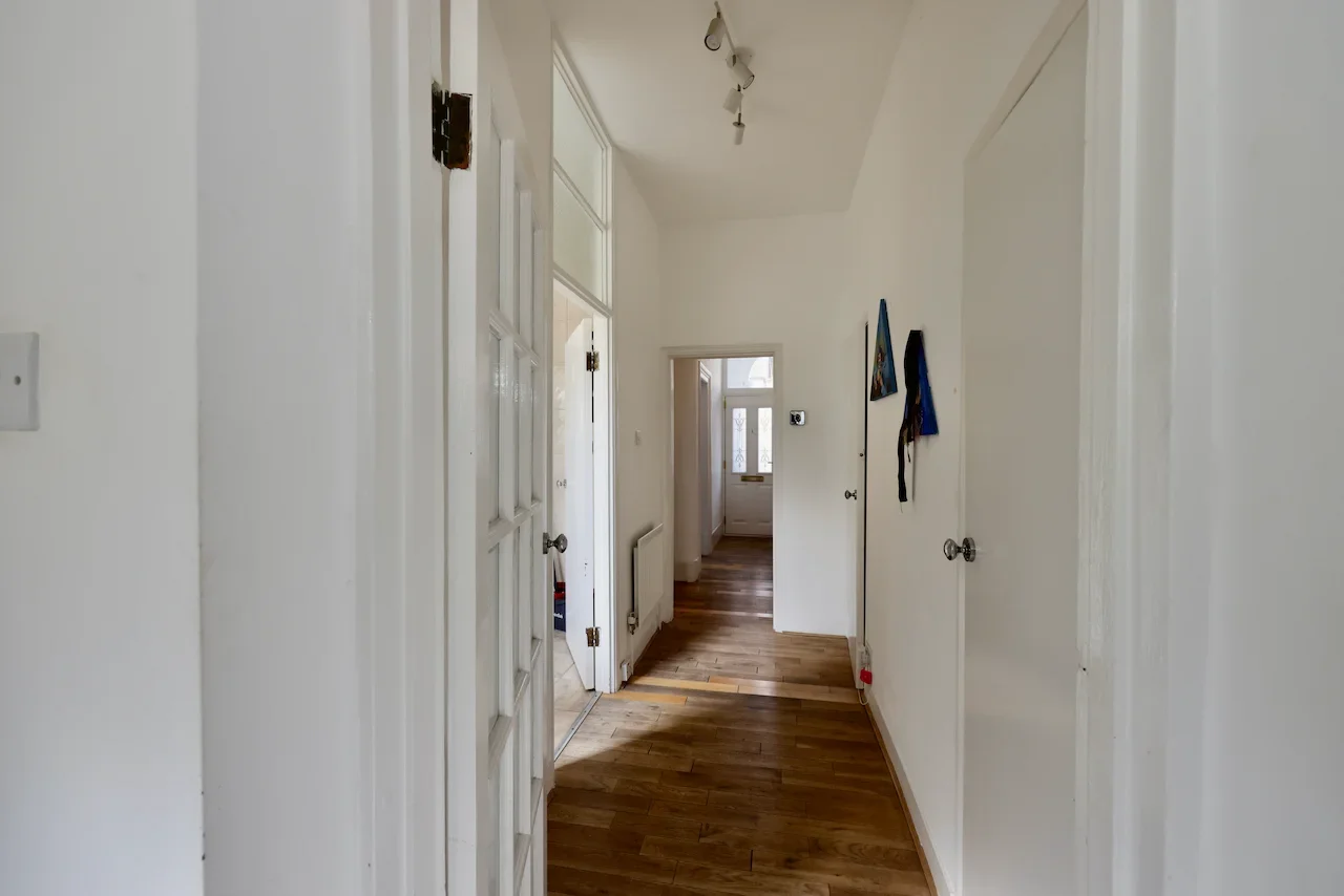 Flat Broadfield Road in Greater London