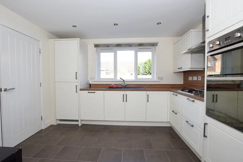 House Teeswater Close in Rugby