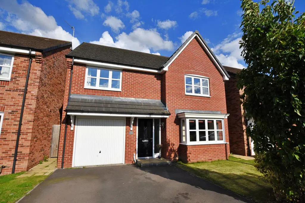 House Teeswater Close in Rugby
