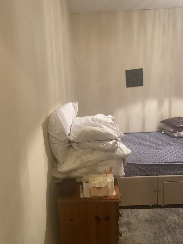 Room Parrs Wood Road in Manchester