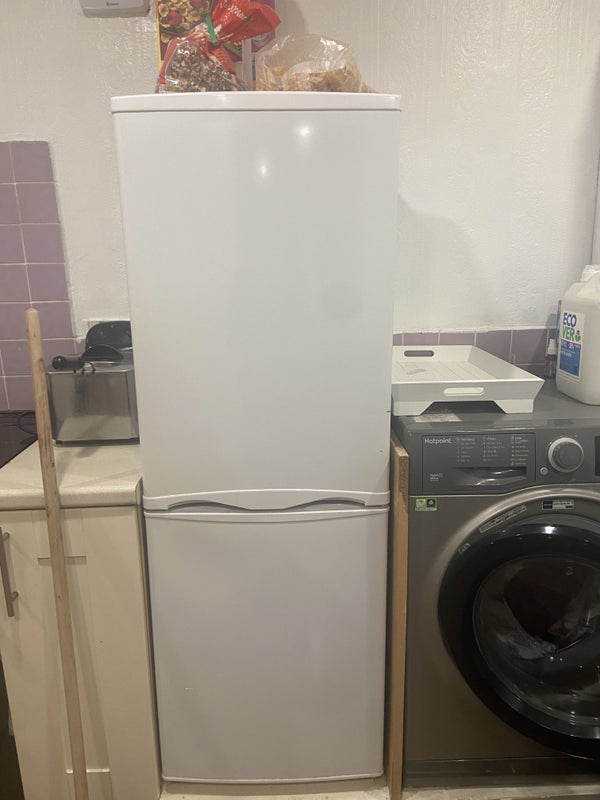 Room Parrs Wood Road in Manchester