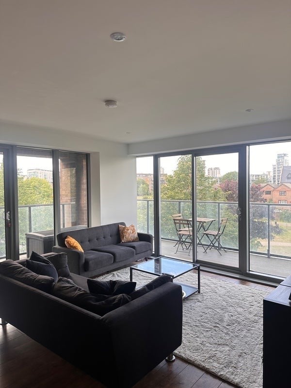 Room Lindfield Street in Greater London