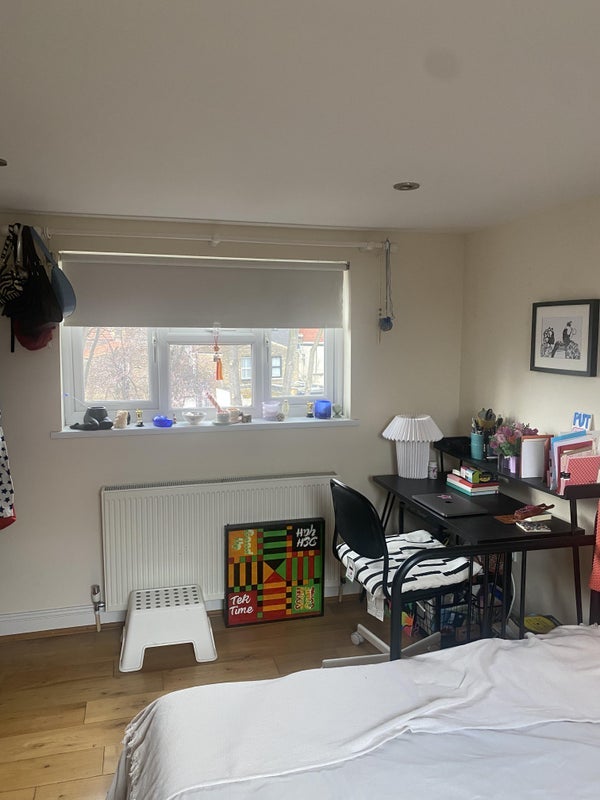 Room Millais Road in Greater London