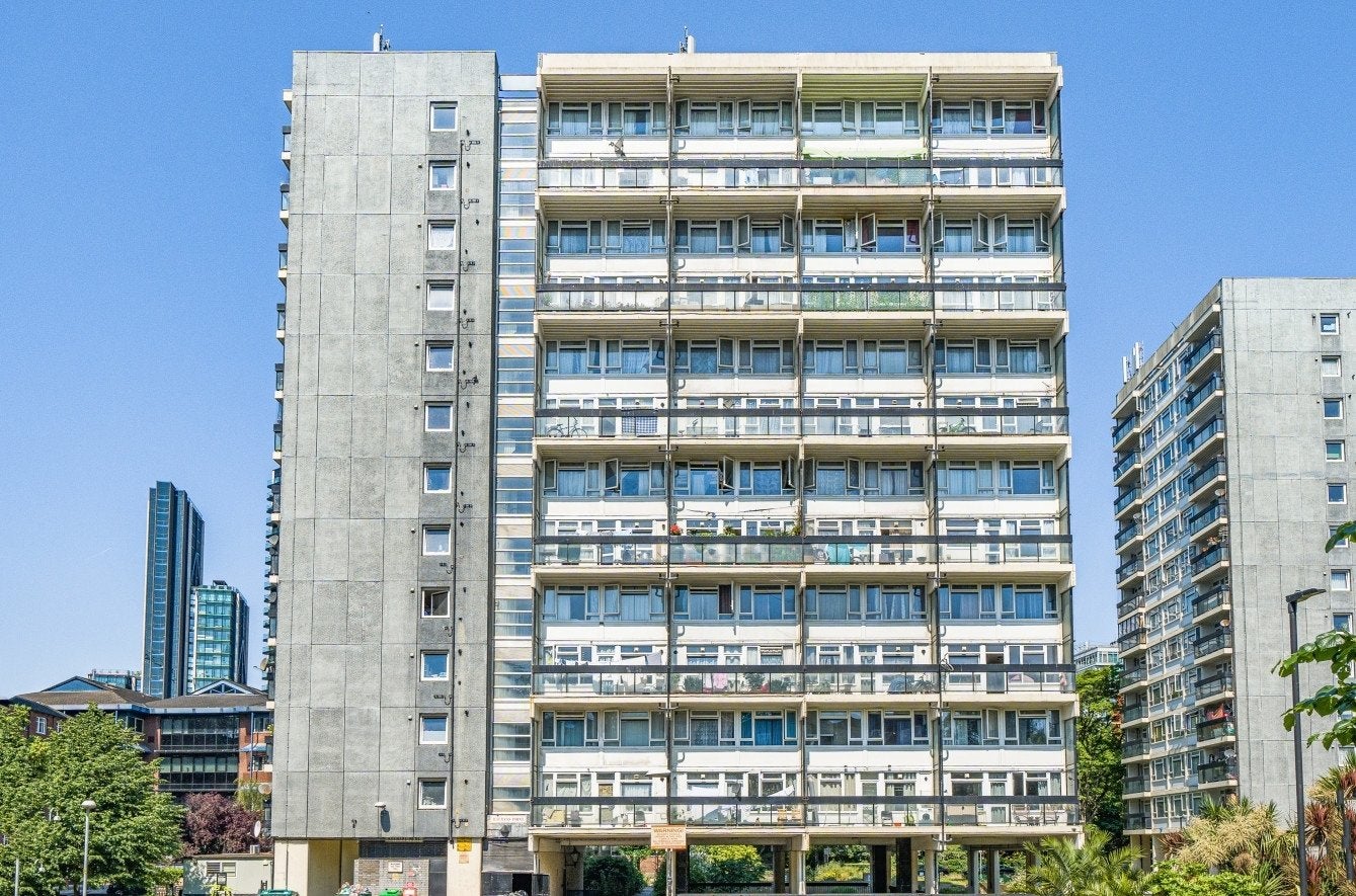 Flat Vauxhall Street in Greater London