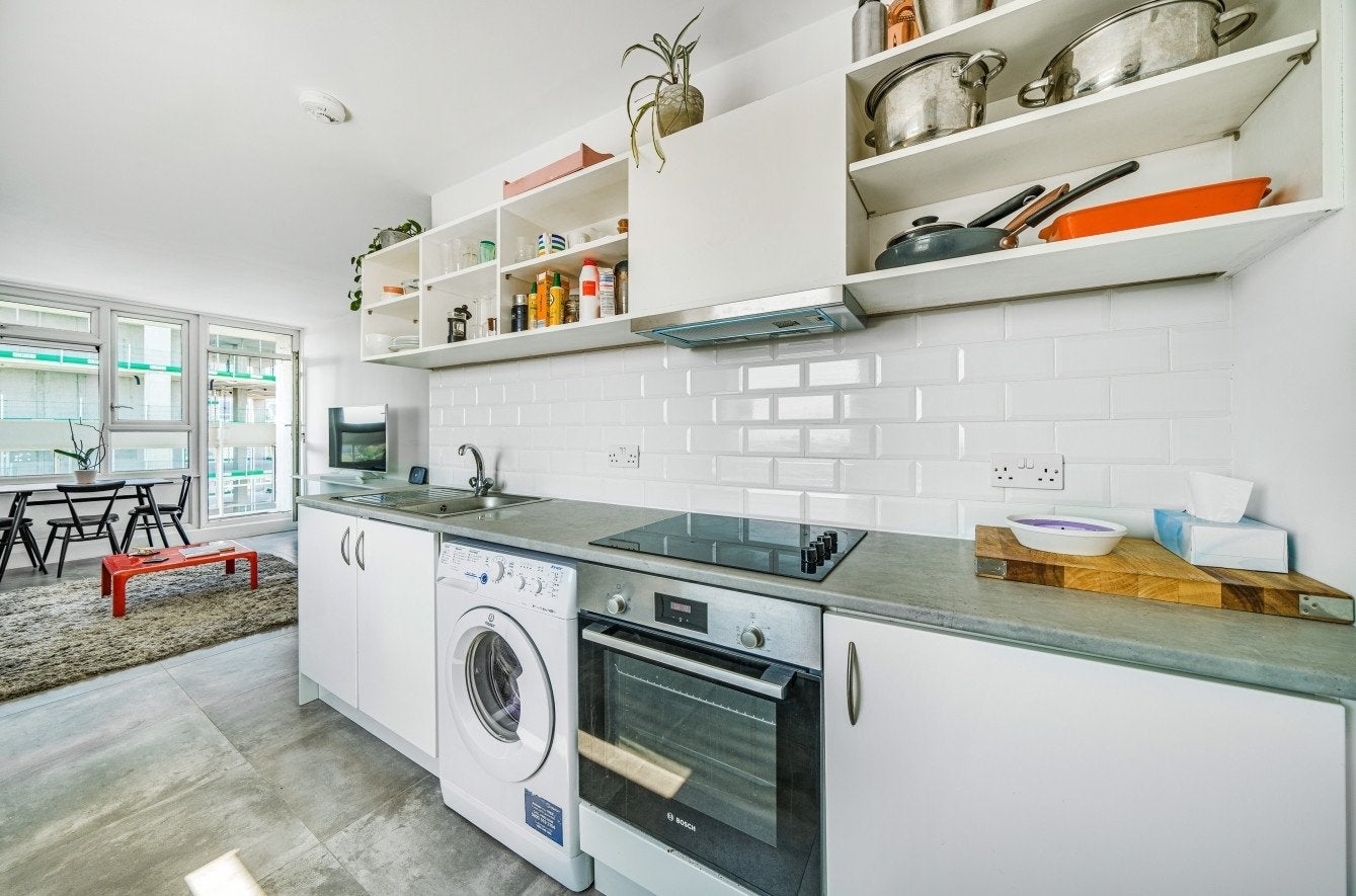 Flat Vauxhall Street in Greater London