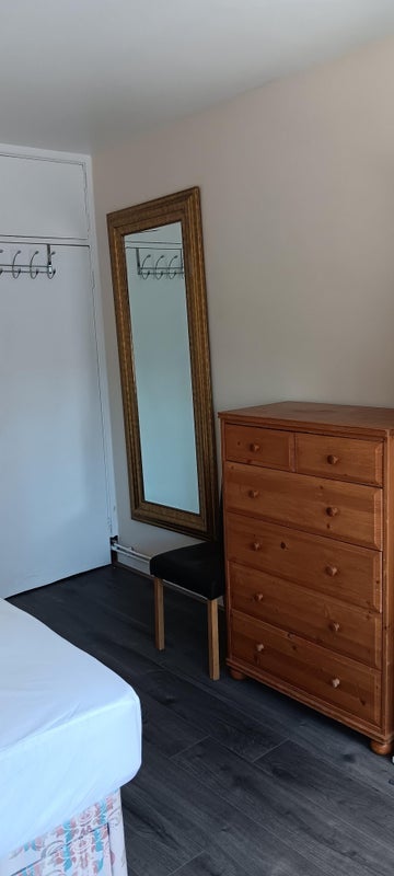 Room Cavendish Street in Greater London