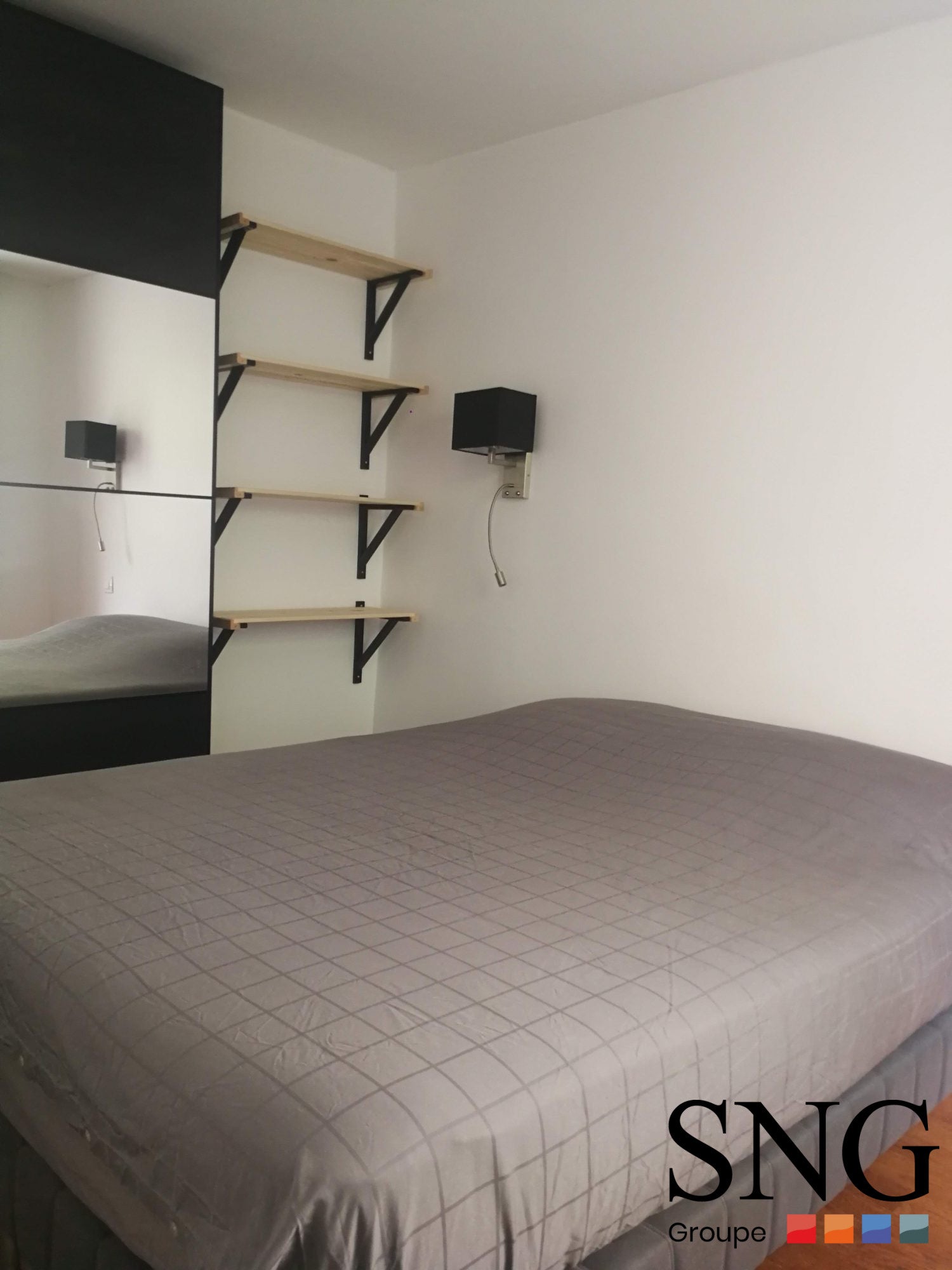 Flat Rue du Buisson Saint-Louis in Paris