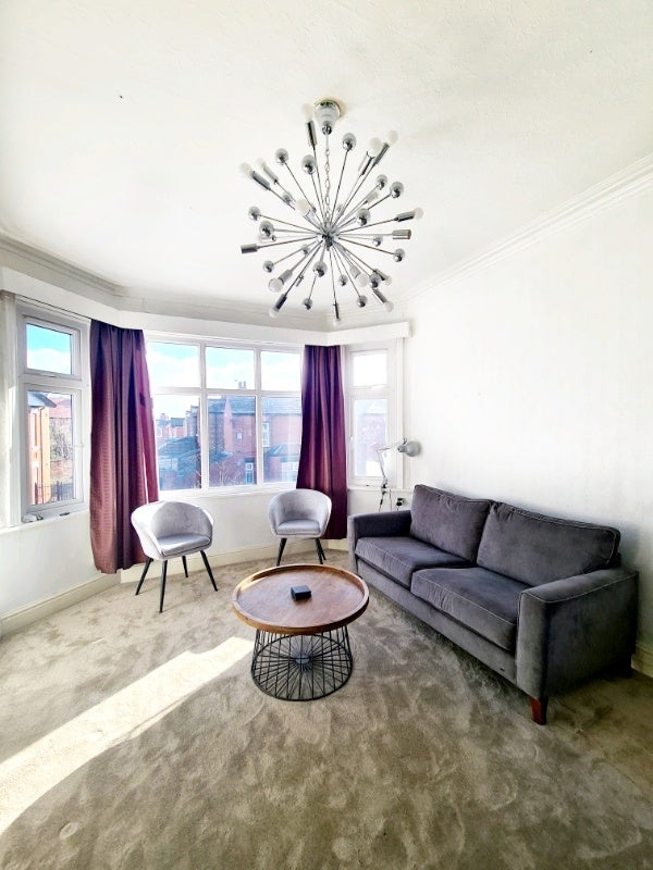 Flat Denison Road in Manchester