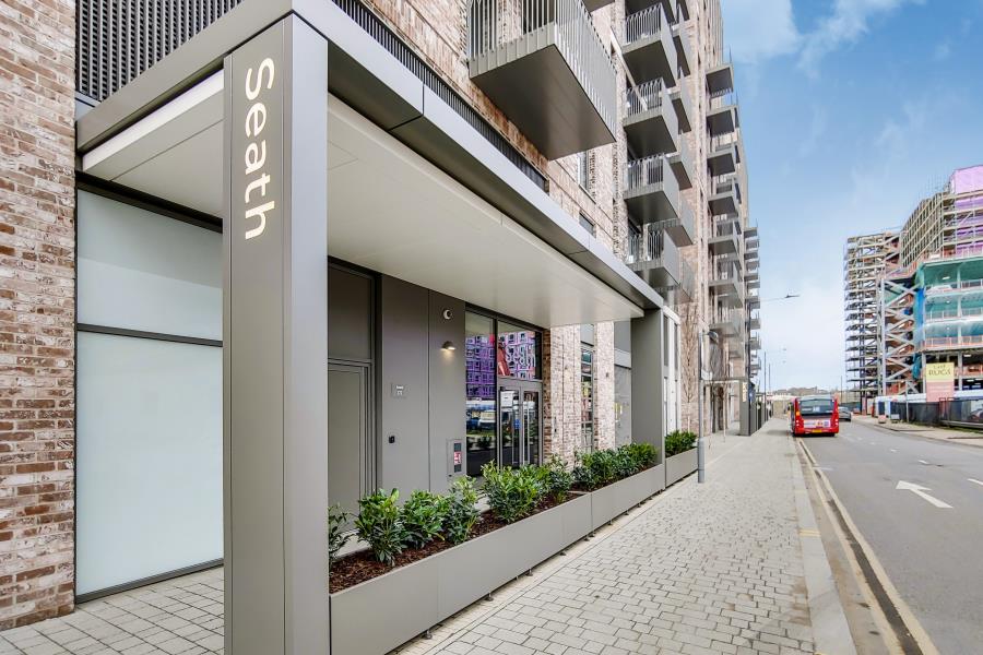 Flat Engineers Way in Greater London