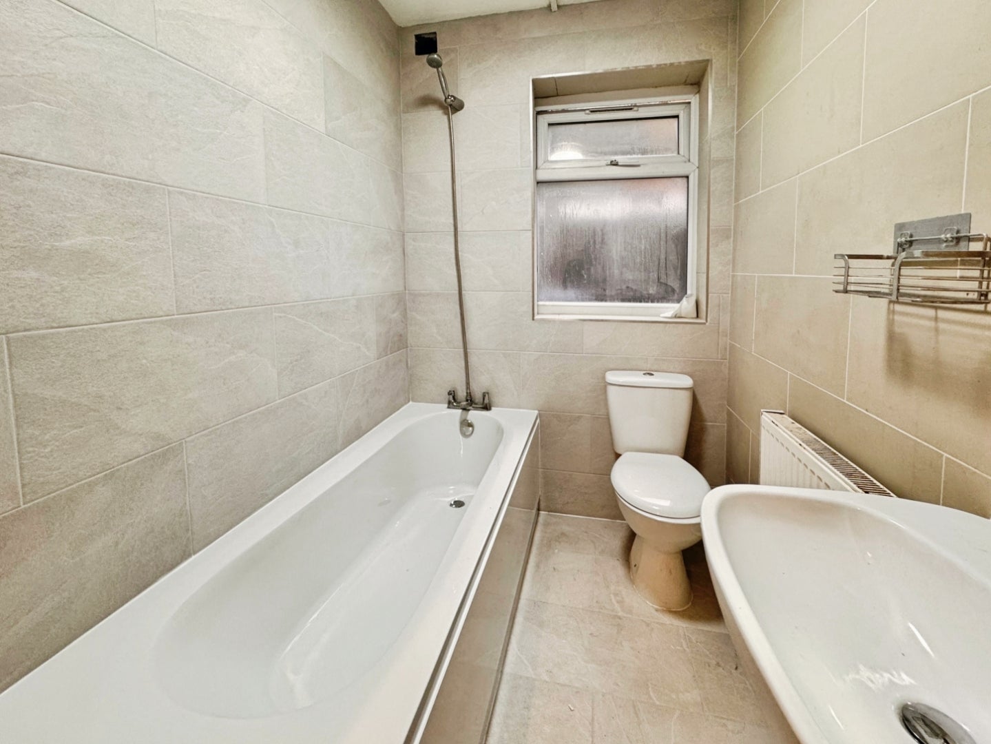 Flat Burdett Avenue in Southend-on-Sea