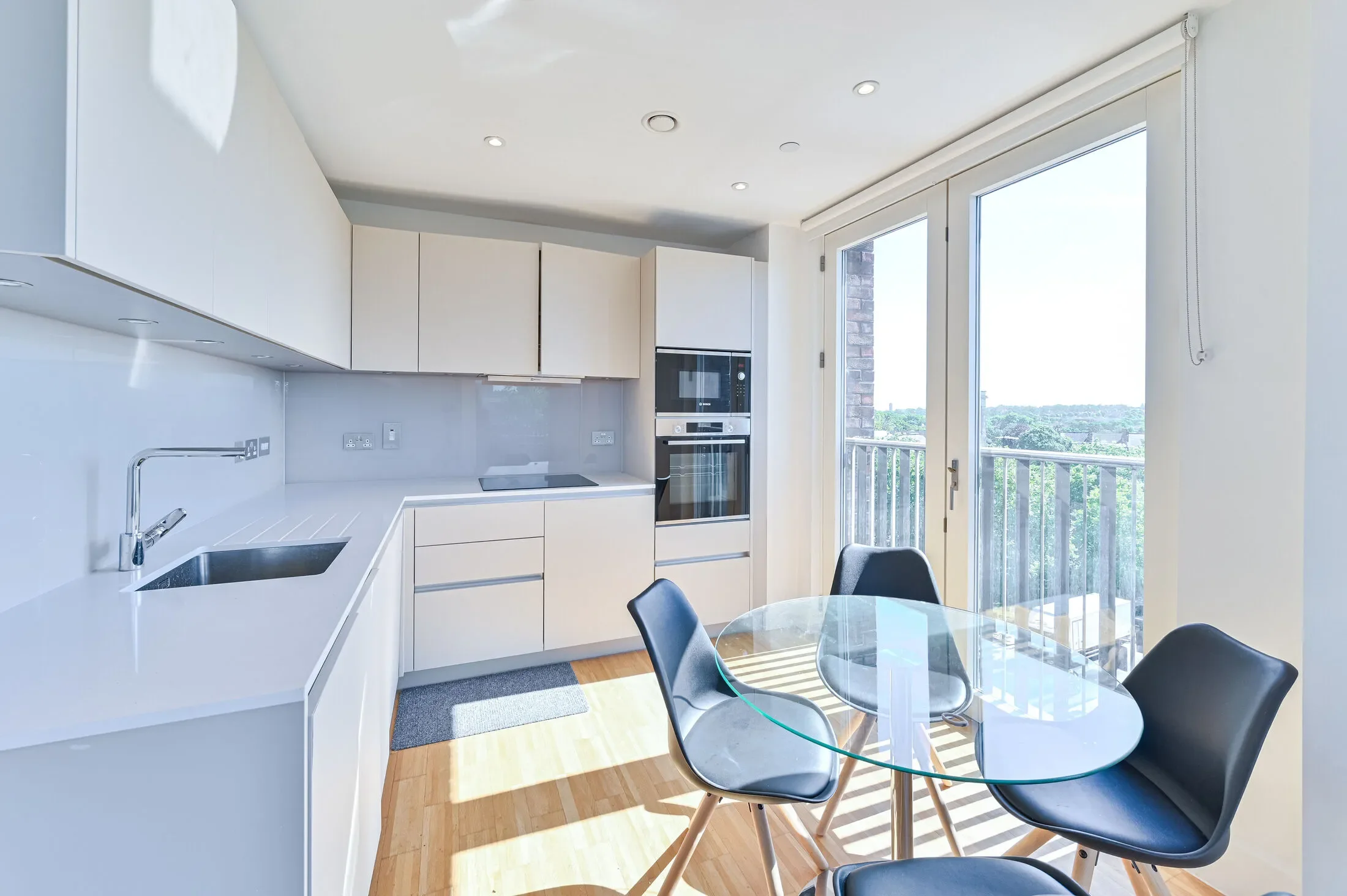 Flat Brixton Hill in Greater London