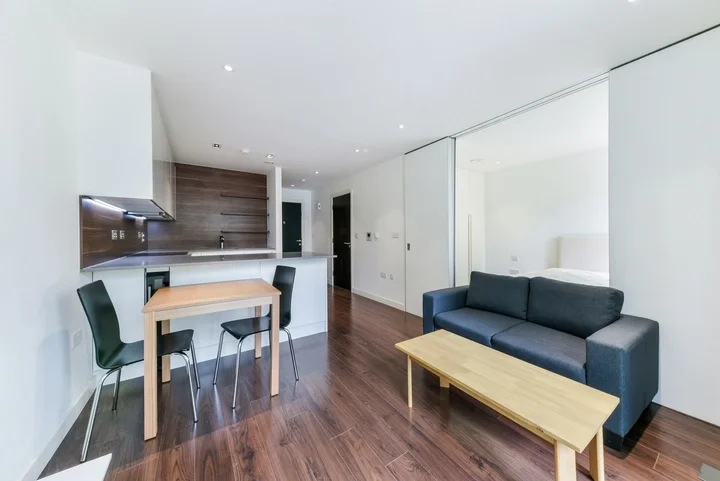 Flat Woodberry Down in Greater London