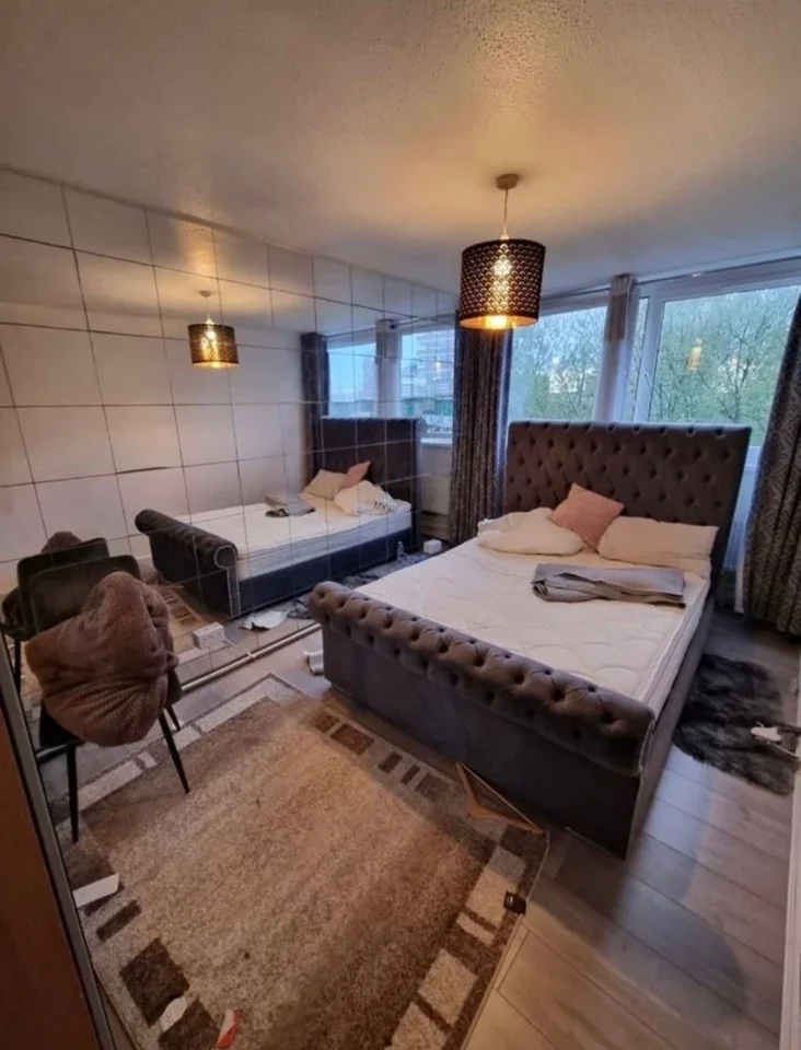 Flat Surrey Lane in Greater London