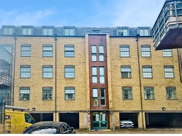 Flat Merchant's Quay in Bristol