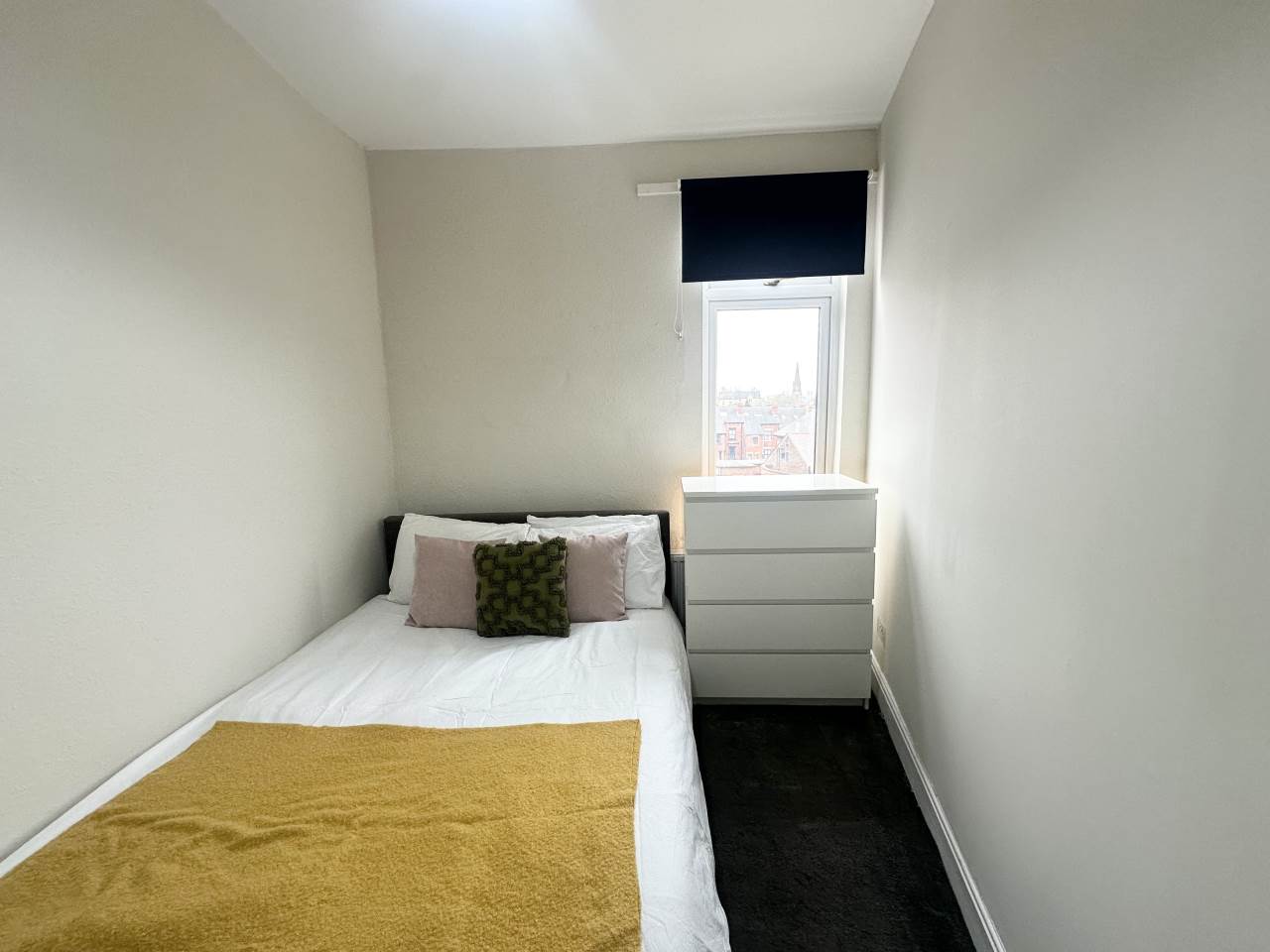 Room Wetherby Grove in Leeds