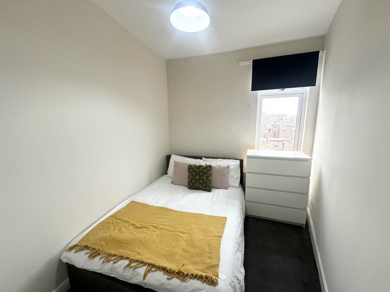 Room Wetherby Grove in Leeds