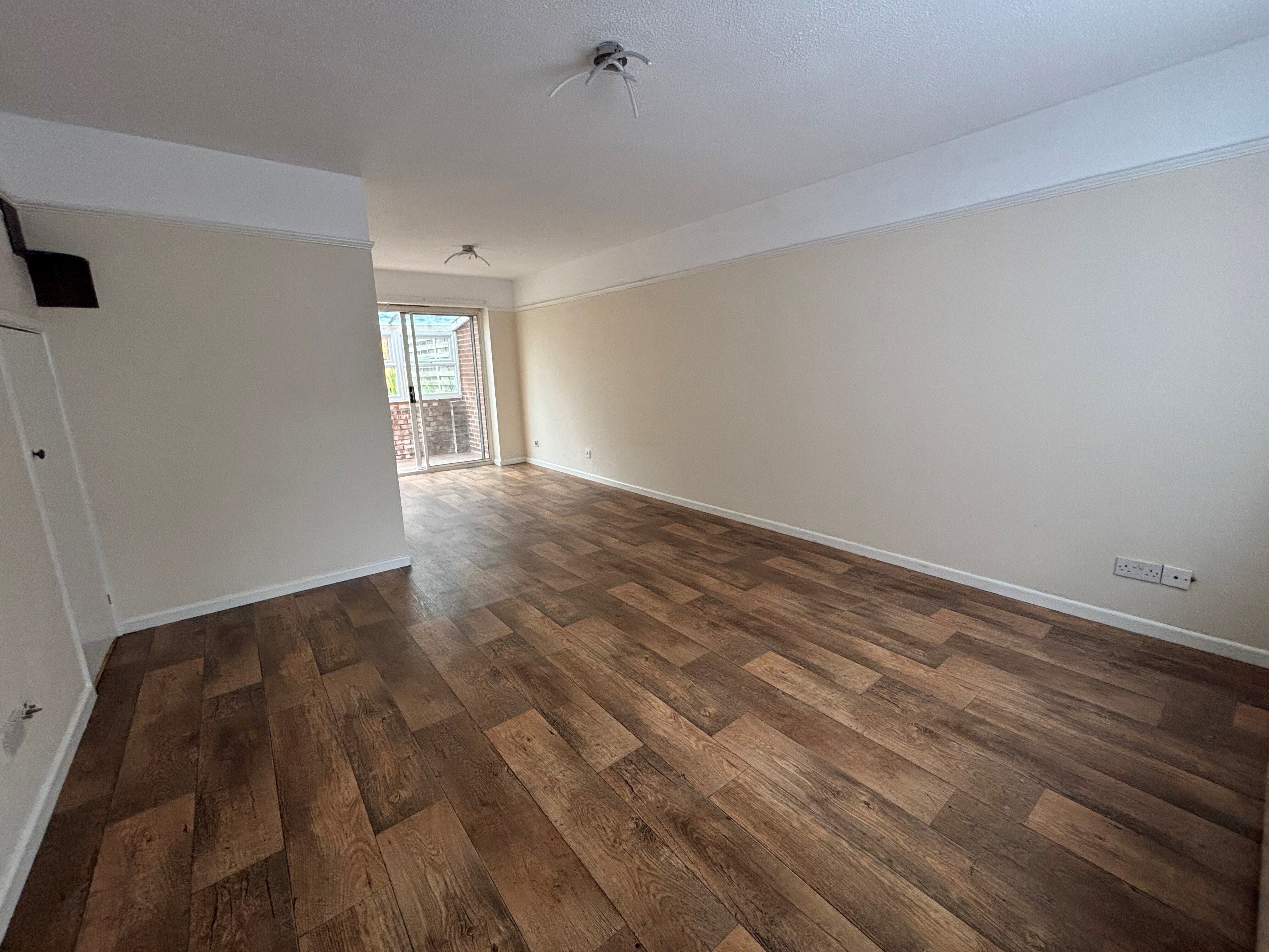 House Meadowbrook Close in Exeter