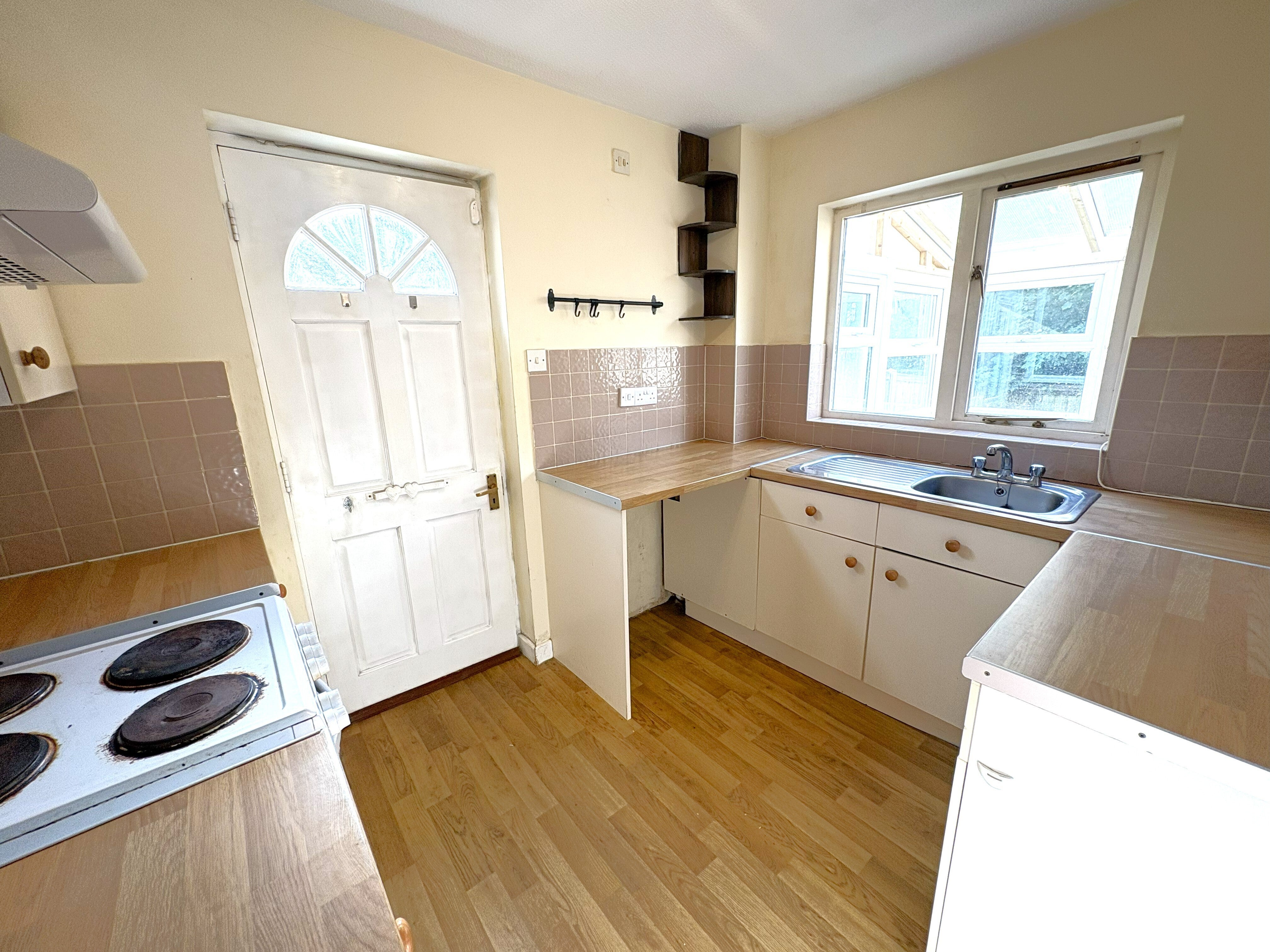 House Meadowbrook Close in Exeter