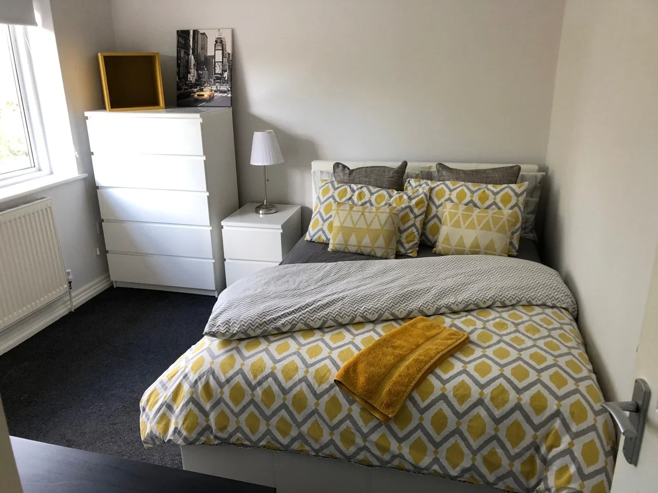 Room Inglehurst in Borough of Runnymede