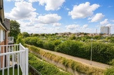 Flat Fielding Way in Southend-on-Sea