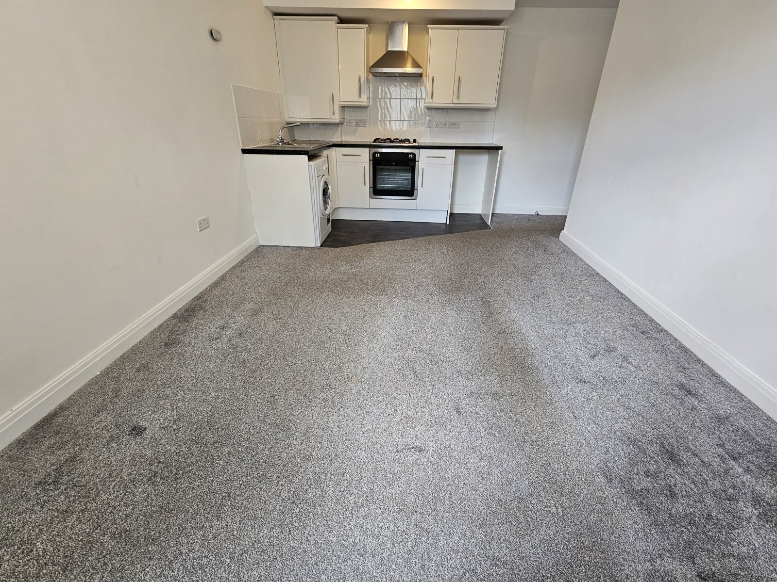Flat Halifax Road in Kirklees