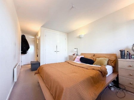 Flat Riverside Way in Leeds